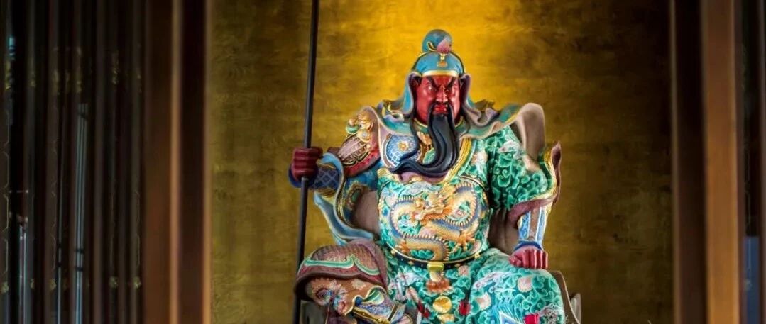 他死了1800年，如今塑像遍布全中国