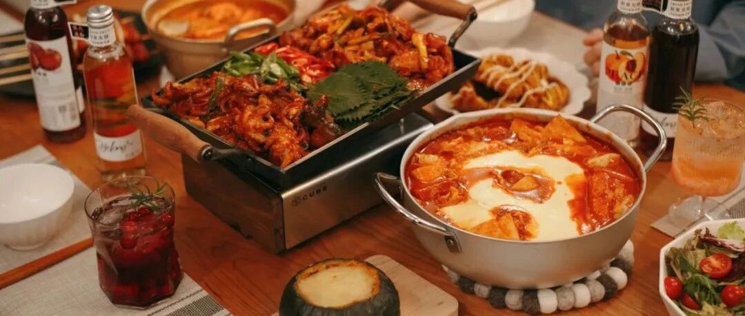 给来蹭饭的朋友整了8米拉丝年糕瀑布锅，吃完赖家里不走了。