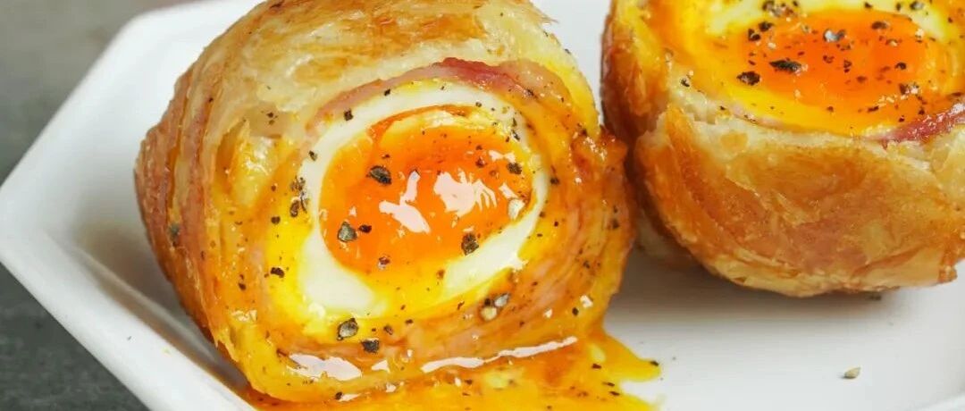 只用鸡蛋、培根和手抓饼，就能做出如此精致的英式早餐！