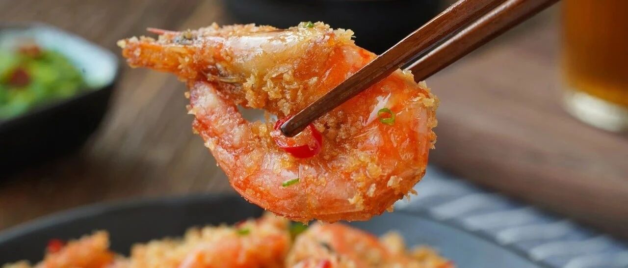不想剥虾？这盘香酥虾能香到你连壳吞！