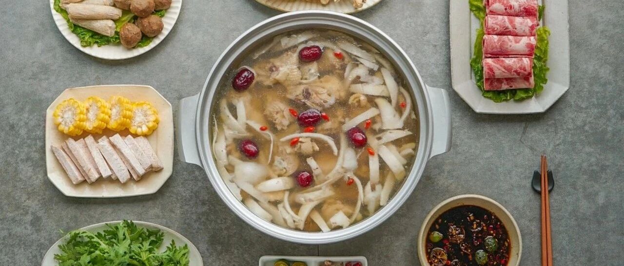 不加一滴水，只用椰汁熬的椰子鸡火锅。