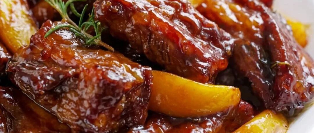 用水果烤排骨，竟能如此美味？