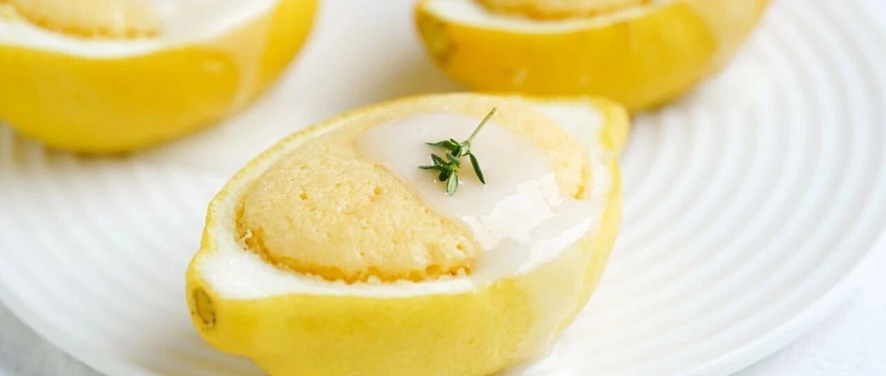 用一颗柠檬，做了一颗柠檬蛋糕。