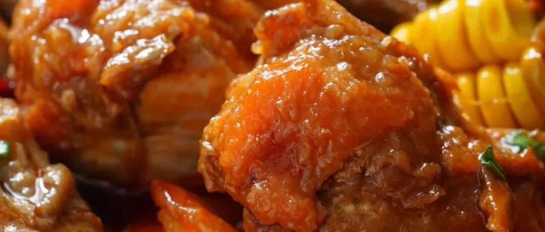 初秋吃鸡爪肉蟹煲，可列为人生十大幸福瞬间。