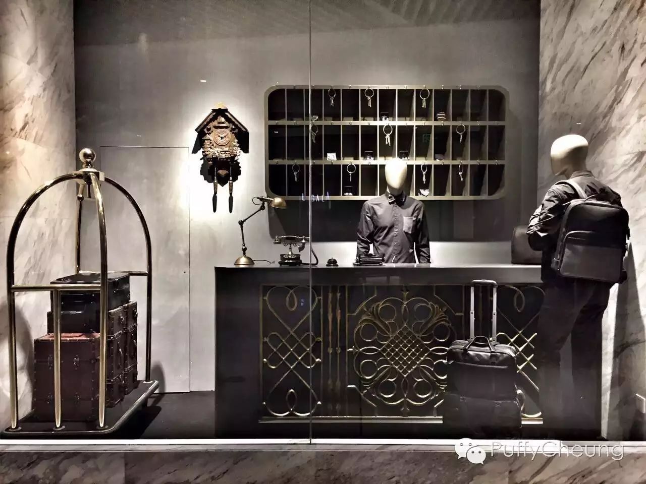 男士橱窗灵感意境1: 以30年代经典黑白电影里古旧奢华的英式度假酒店