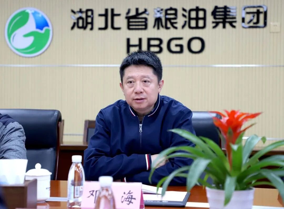 垄上传媒集团党委副书记,总经理丁小平,党委委员,副总经理程松,党委