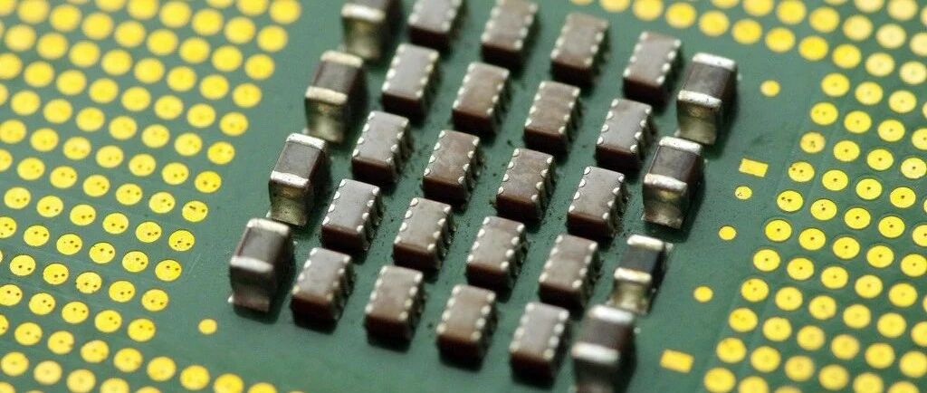 英特尔火线换帅，苹果搅动乾坤，国芯路在何方？