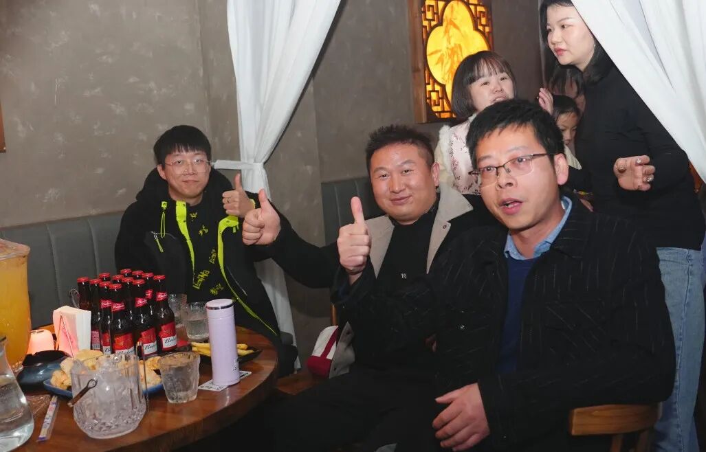 以欢笑融情，以共舞聚力 | 直击黄鹤之星独一无二的年终盛典