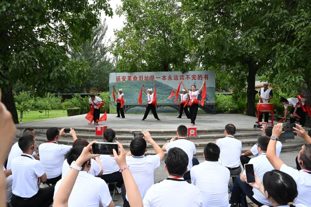 宝塔山下淬炼奋斗初心：黄鹤之星领航班走进延安圣地，传承红色基因！