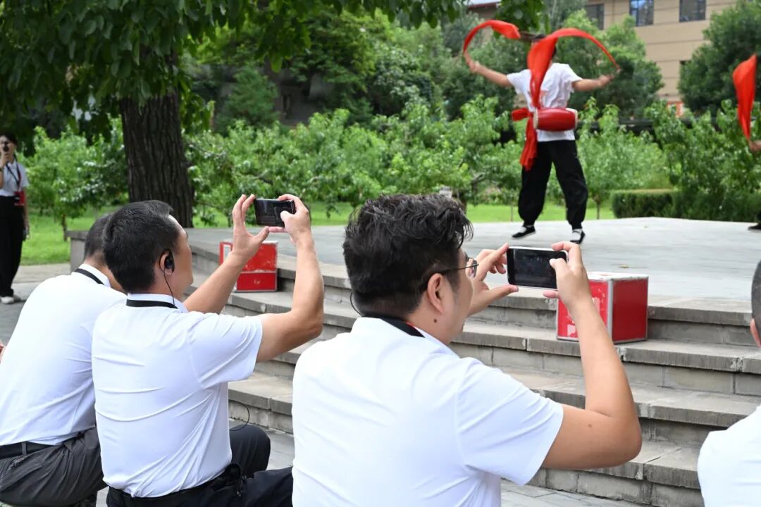 宝塔山下淬炼奋斗初心：黄鹤之星领航班走进延安圣地，传承红色基因！