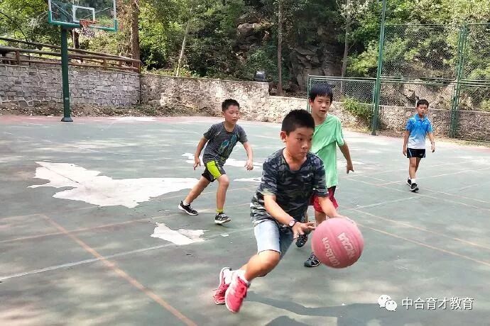 中合育才军旅夏令营.jpg