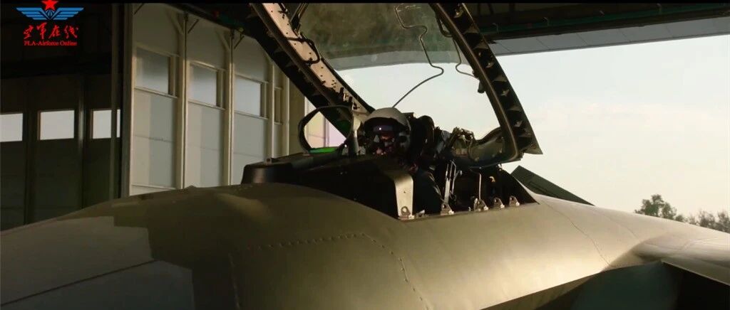 解放军报首次证实歼-20空战能力：17比0轻取三代机