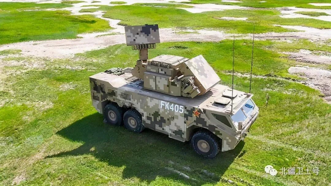 红旗-17系列脱胎于俄制"道尔"-m1防空导弹系统,将导弹垂发装置,雷达和