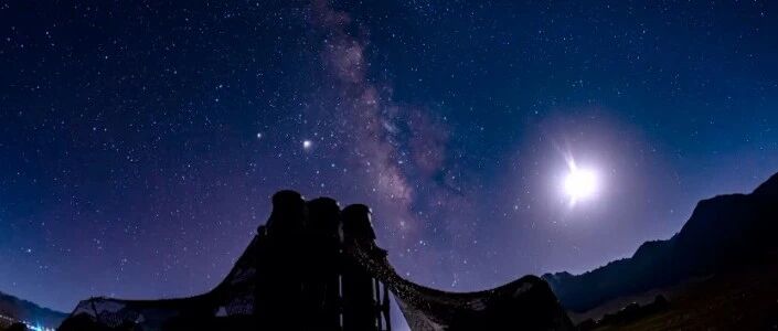 西藏军区精准摧毁“敌”无人机蜂群 红旗-16B现身