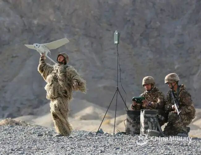 解放軍東南沿海奪島演習曝光新戰法：無人機蜂群率先出擊的圖4