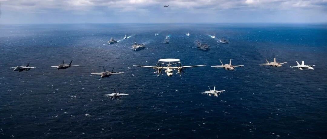 “五航母”空前集结！美日在冲绳以南海域大秀“肌肉”