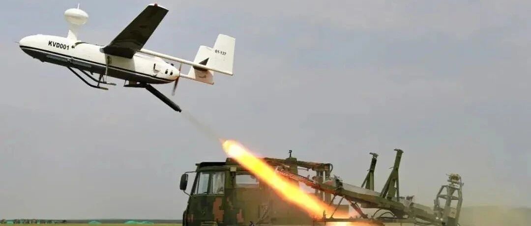 解放军有人、无人协同作战成常态：武装直升机加持“战场天眼”