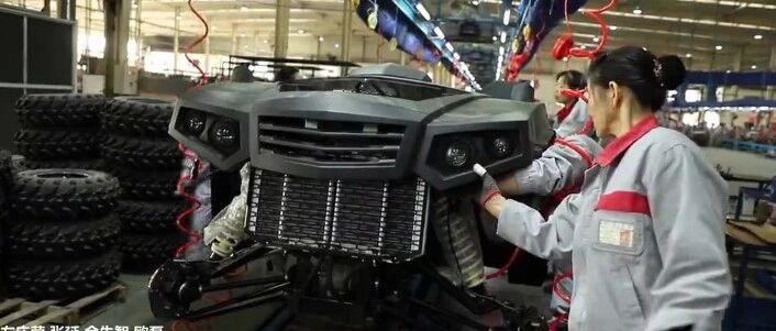 迅速转产全地形战车、坦克拖车！解放军联合地方探索“战争潜力”