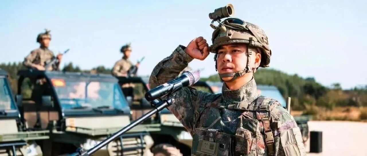 空降兵又一支王牌部队亮相：换装星空迷彩 列装新型突击车