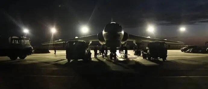 解放军首次证实轰-6H高原驻训：可一击摧毁敌方工事