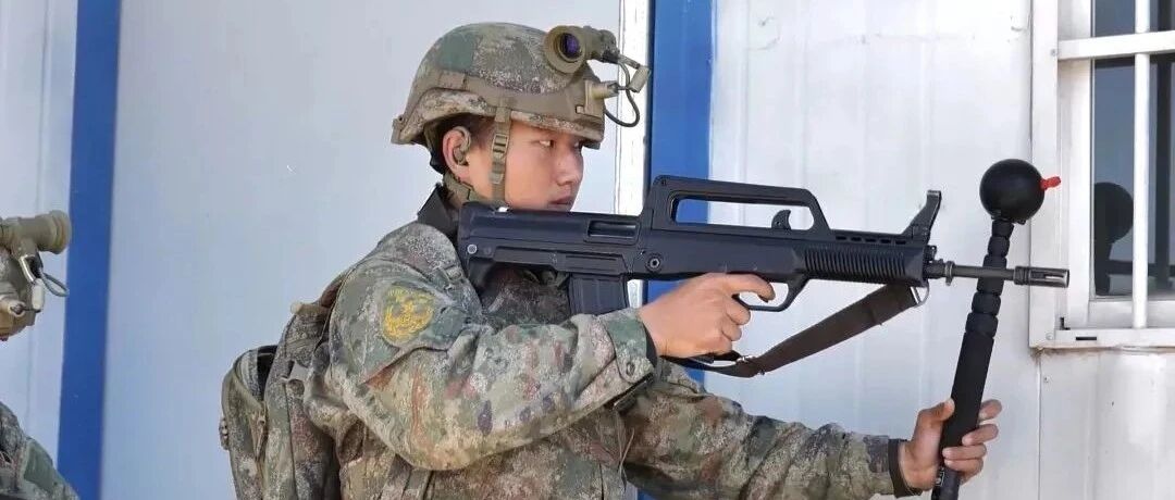 全套单兵作战系统真帅！东部战区“东海飞龙”特种部队换装