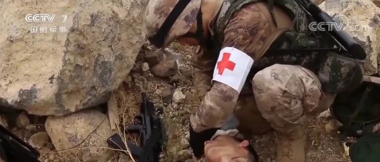 驻吉布提解放军换装荒漠星空迷彩：与当地环境完美融合 隐蔽性远胜从前