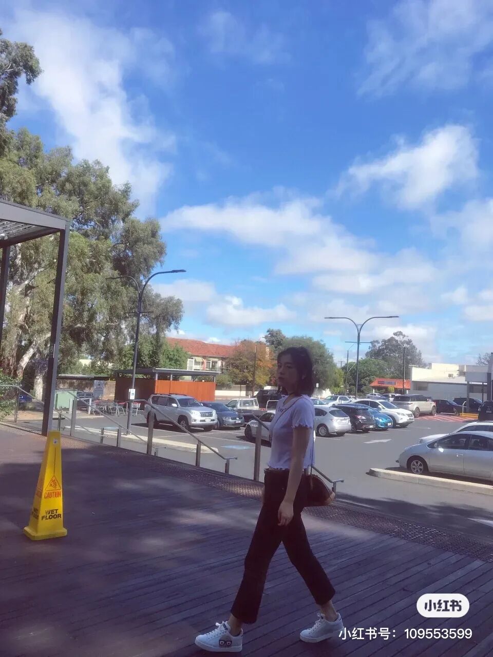 小熊潮牌MOSCHINO限时闪促 ，全场85折！断货王墨镜熊T恤仅3XX刀，省$148入古力娜扎同款链条包 - 2