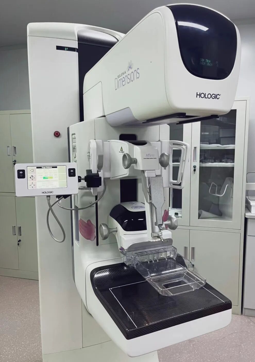 为什么要定位针 乳腺技术·瘤 ｜ 发现乳腺微小钙化灶怎么办？“针孔”活检、定位监测一招搞定！_https://www.jmylbn.com_新闻资讯_第2张