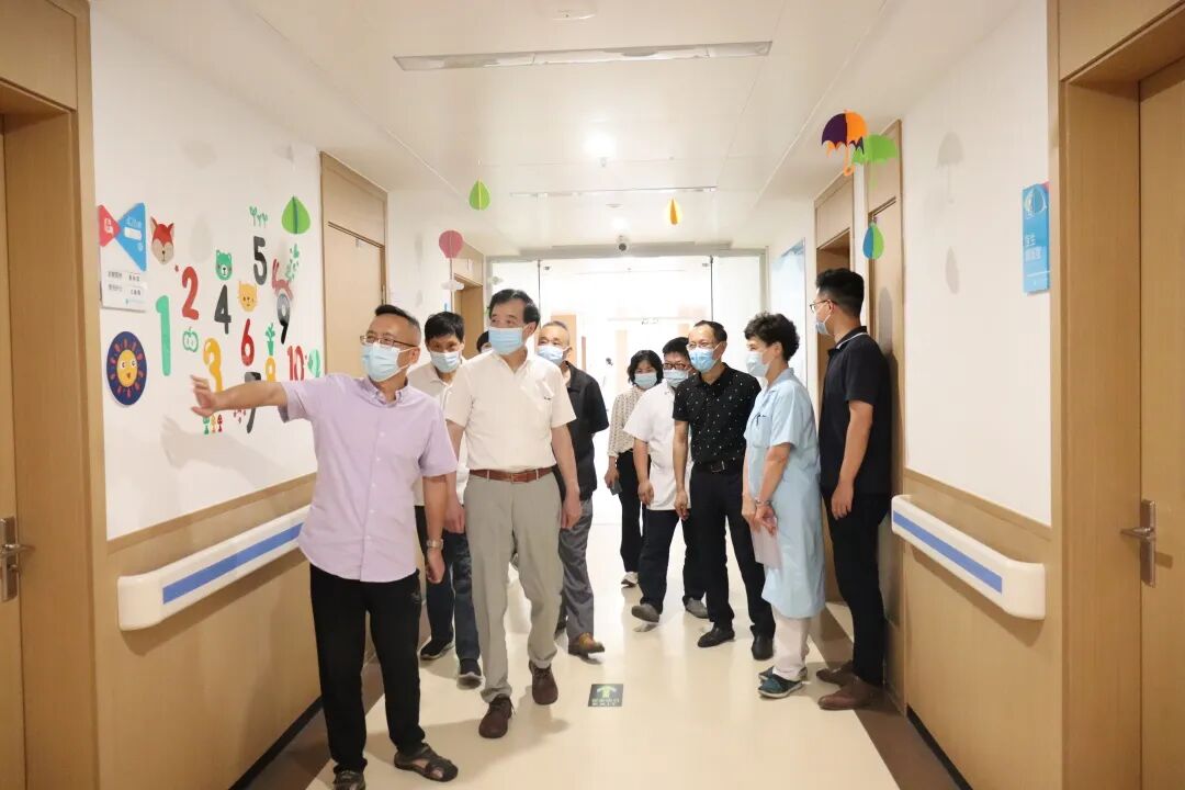 上海中医药大学附属曙光医院原院长沈远东莅临金华顾连金帆康复医院参观指导