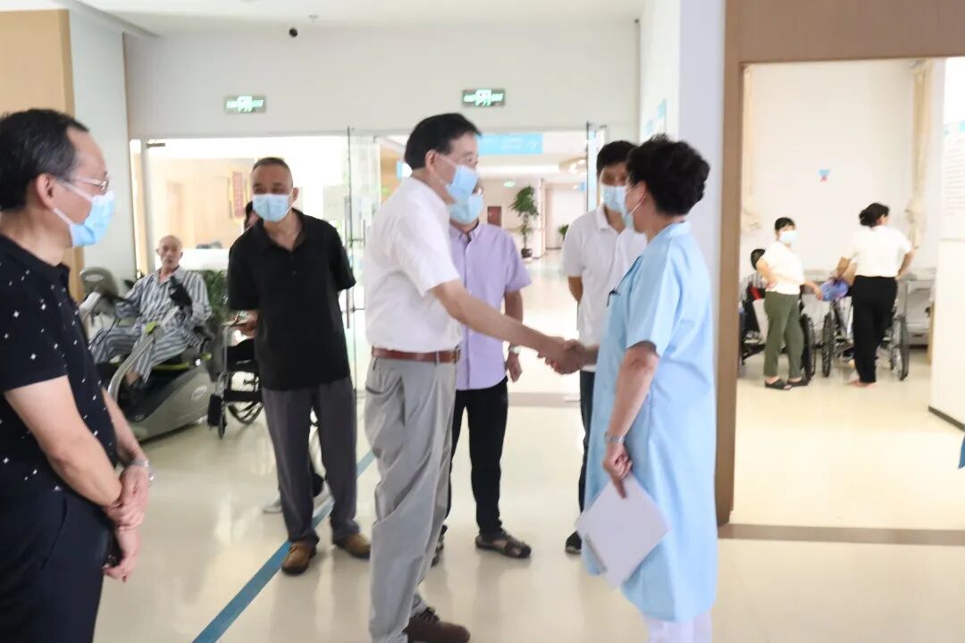 上海中医药大学附属曙光医院原院长沈远东莅临金华顾连金帆康复医院参观指导