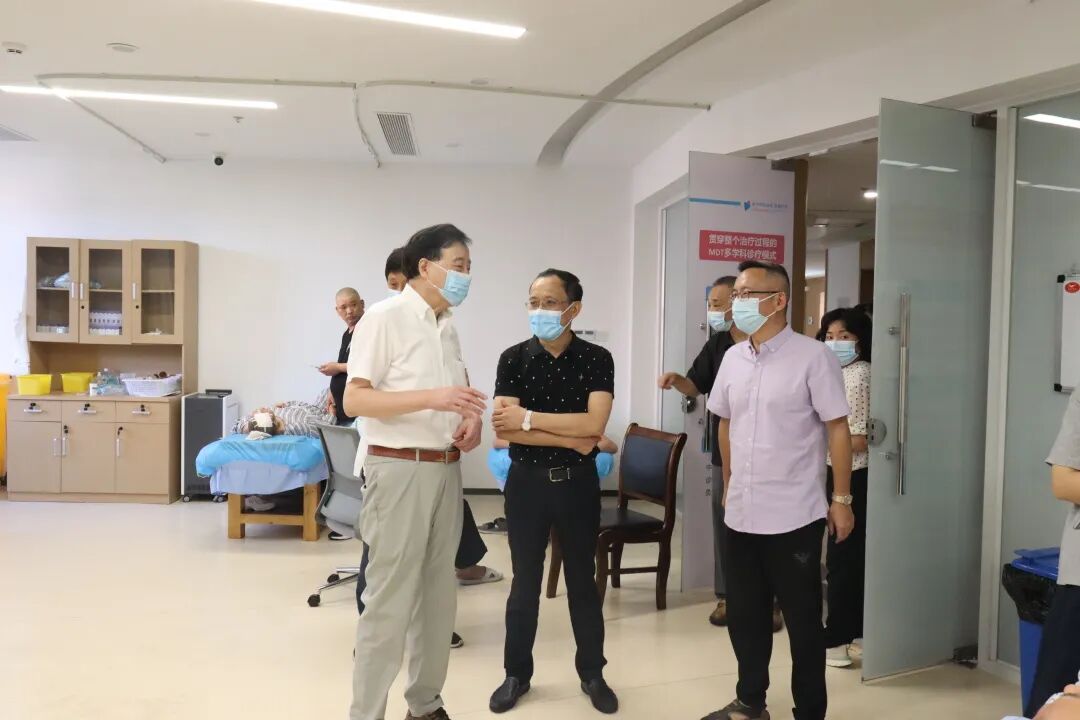 上海中医药大学附属曙光医院原院长沈远东莅临金华顾连金帆康复医院参观指导