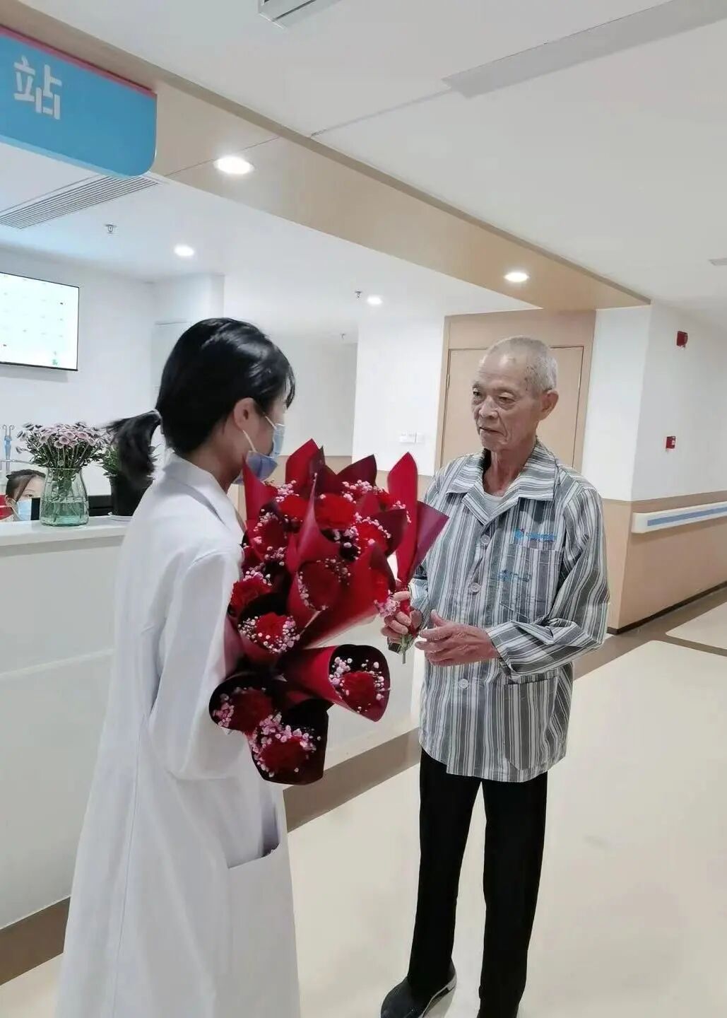 金华顾连金帆康复医院开展重阳节活动