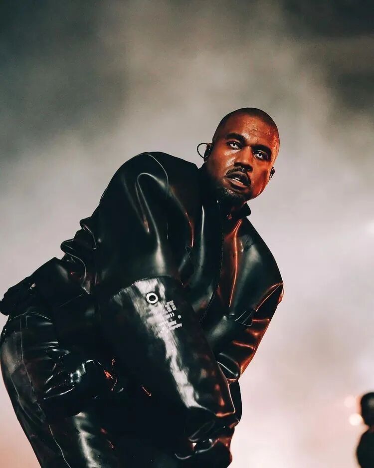 kim 被侃爷整 "破防" 了? | 有e说衣 - nft