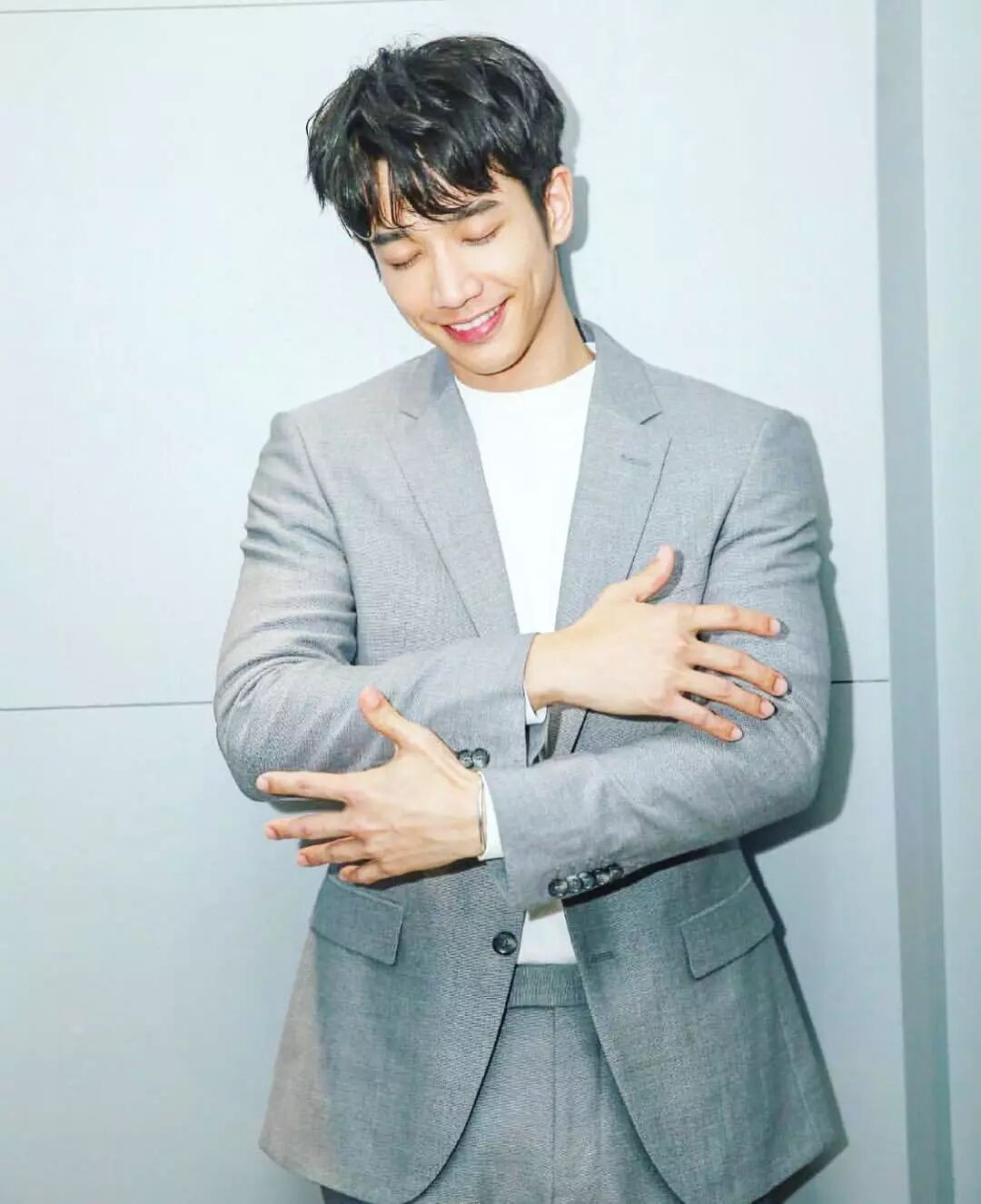 壁纸丨比悲伤更悲伤的故事 是找不到刘以豪这样的盐系男友吧 Yoho潮流志 微信公众号文章阅读 Wemp