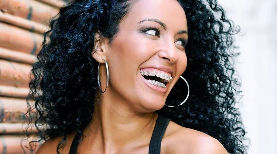 30岁了，还能矫正牙齿吗？