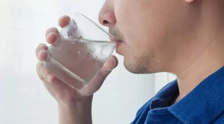 痛風找上年輕人，這樣喝水能預防 健康 第9張