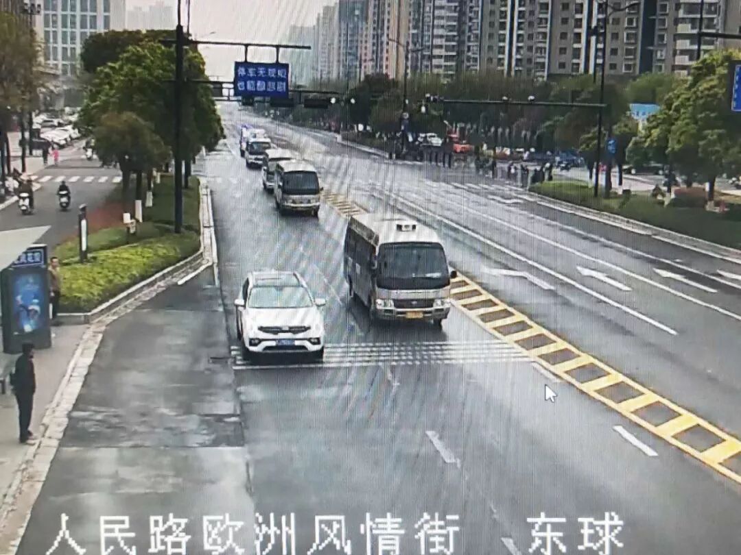 “盐马”赛事演练中 两辆车在赛道内行驶被处罚