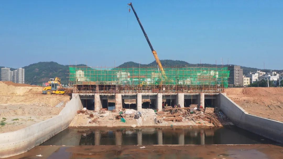 沙扒水闸重建工程完成近八成