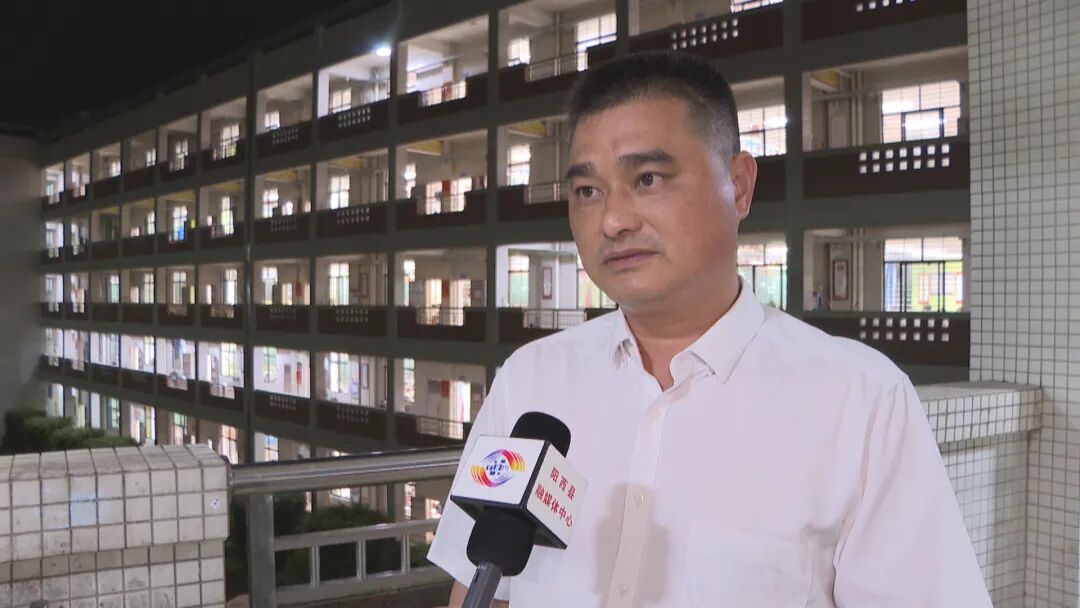 您当前所在位置:>首页>新闻>阳西新闻>阳西二中副校长 王治撒:我校的