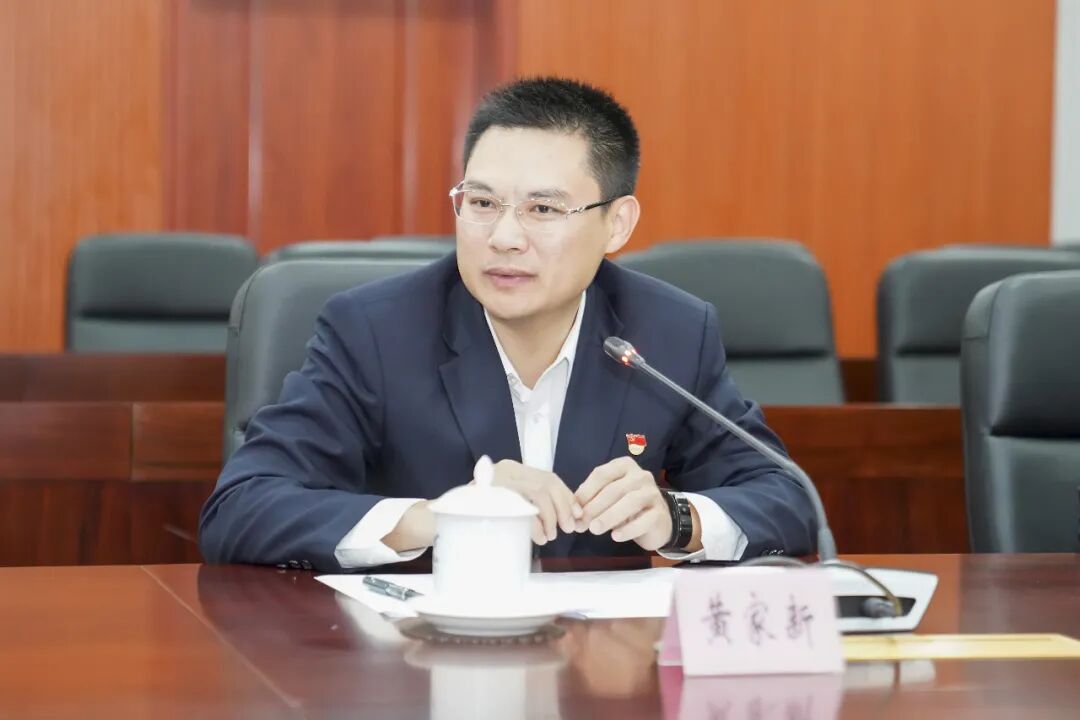 黄家新表示,阳西产业发展势头良好,当前需要高素质技术人才支撑产业的