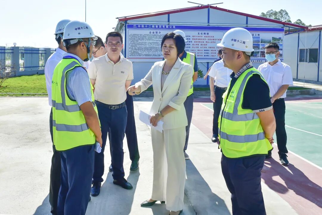 张秀洁调研阳西一中迁建项目建设