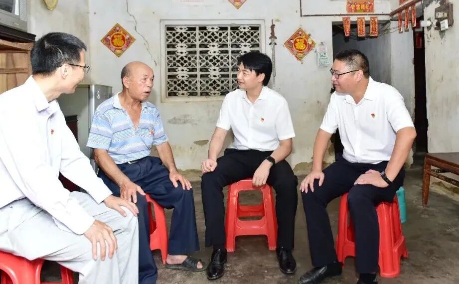 孙波到挂点村慰问党员并讲党史专题党课 -阳西县人民政府网站