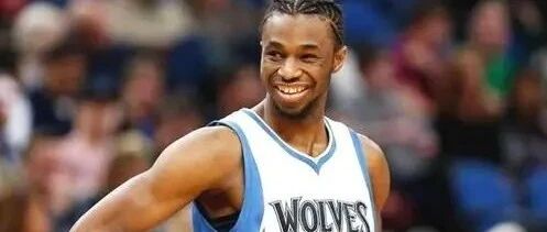 不输乔丹的身体天赋，却只是二流球星！威金斯被调侃能打到60岁