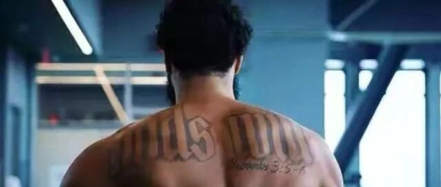 SSS级背阔肌！西蒙斯秒大部分内线，詹姆斯肌肉是另一个世界的