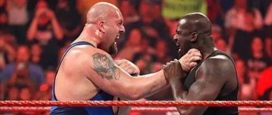 NBA巨人与路人合影，却也小鸟依人！奥胖和第一巨人差50厘米