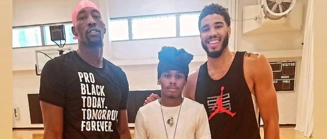 这些球员的肩宽简直恐怖！塔图姆进化成重型坦克，伦纳德秒杀洛瑞