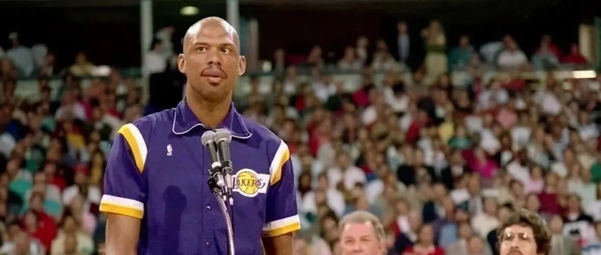 NBA最年长的纪录：马龙40岁砍三双，一神人37岁拿FMVP