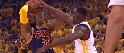 你会用谁来防最后一攻？斯玛特贝弗利太搏命，伦纳德诠释死亡缠绕