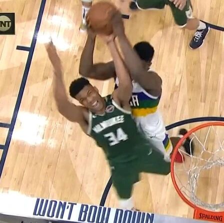 NBA天赋压制瞬间：博班用身高戏耍浓眉，锡安生抢字母哥的球