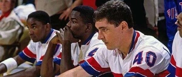 图看当年活塞坏小子军团怎么防守乔丹！能活着打完全场就是奇迹